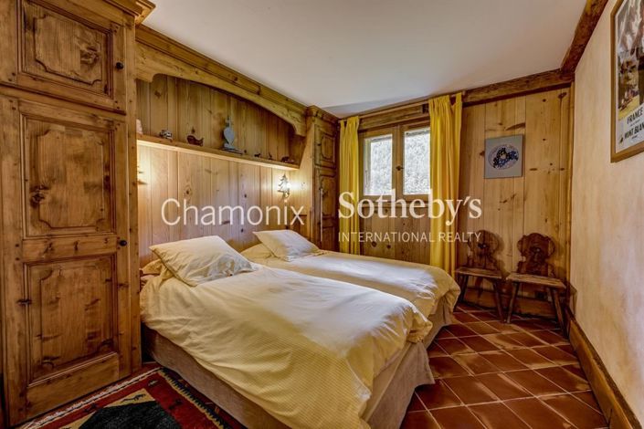 Image No.19-6 Bed House for sale