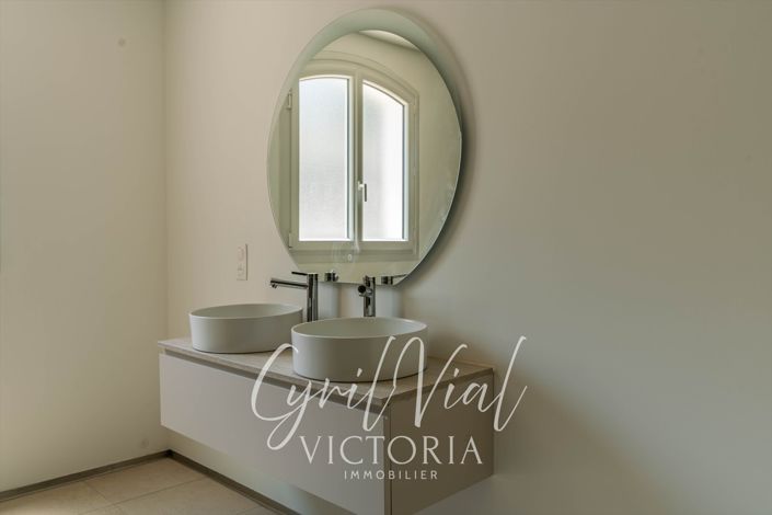 Image No.17-5 Bed House for sale