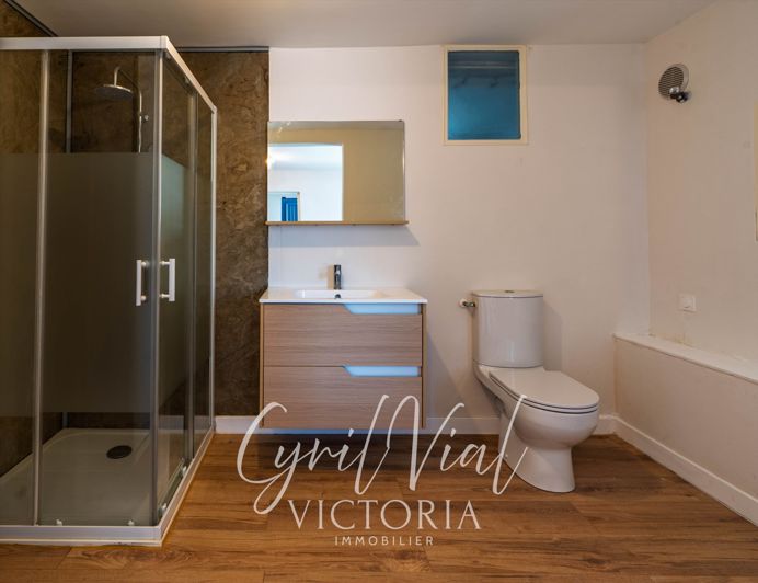 Image No.18-5 Bed House for sale