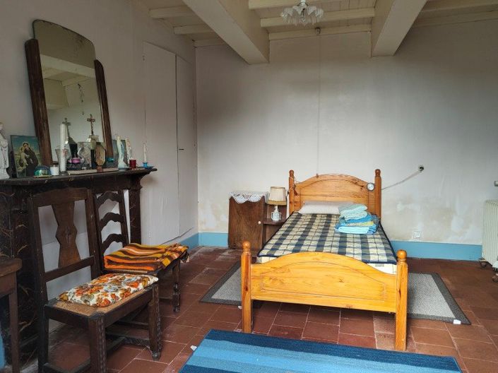 Image No.10-6 Bed House for sale