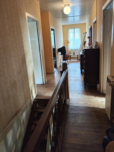 Image No.9-6 Bed House for sale