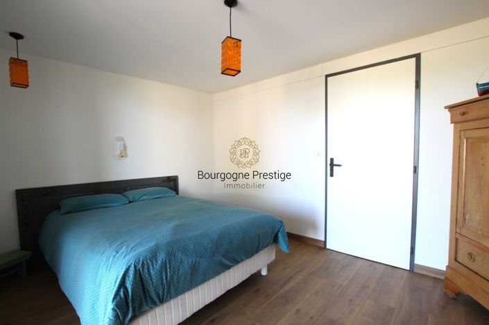 Image No.18-5 Bed House for sale