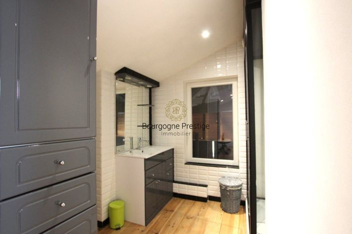 Image No.20-5 Bed House for sale