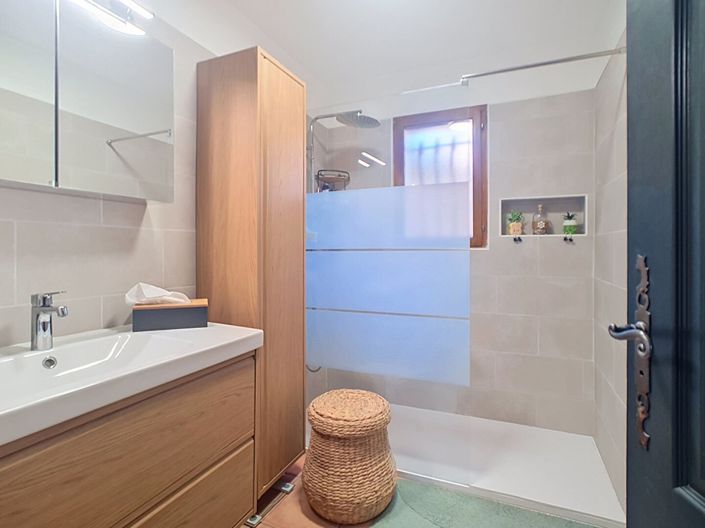 Image No.14-3 Bed House for sale