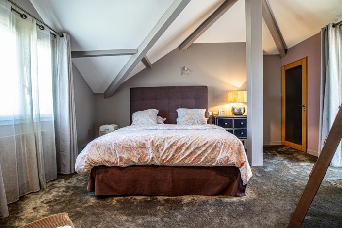 Image No.6-4 Bed House for sale