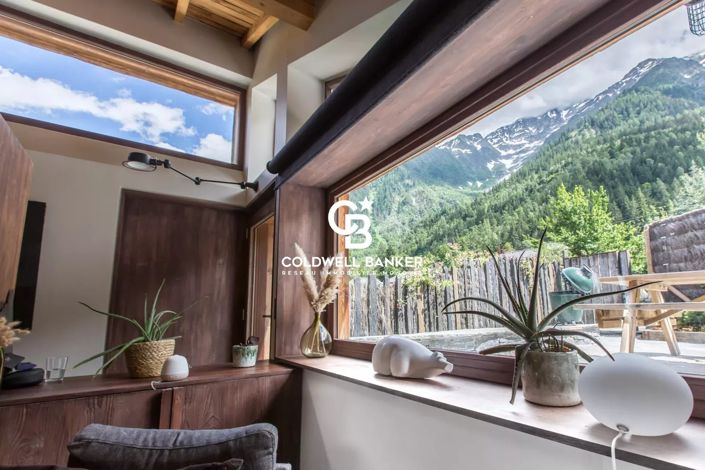 Image No.2-5 Bed House for sale