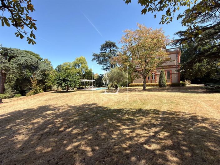 Image No.18-8 Bed House for sale