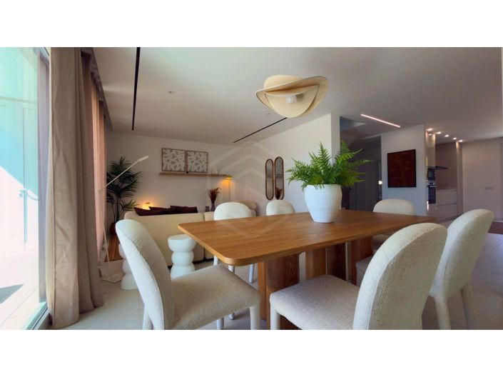 Image No.7-3 Bed House for sale