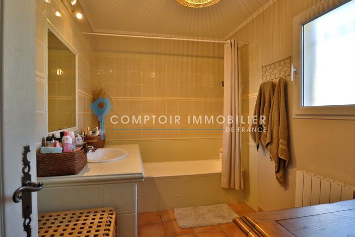 Image No.11-3 Bed House for sale