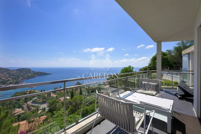 Image No.4-4 Bed House for sale
