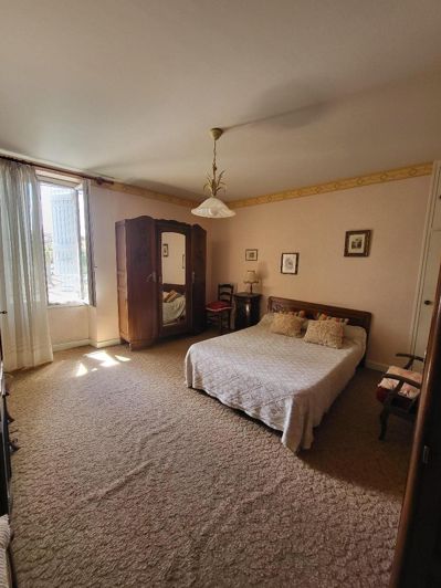 Image No.12-3 Bed House for sale