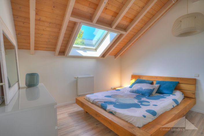 Image No.10-3 Bed House for sale