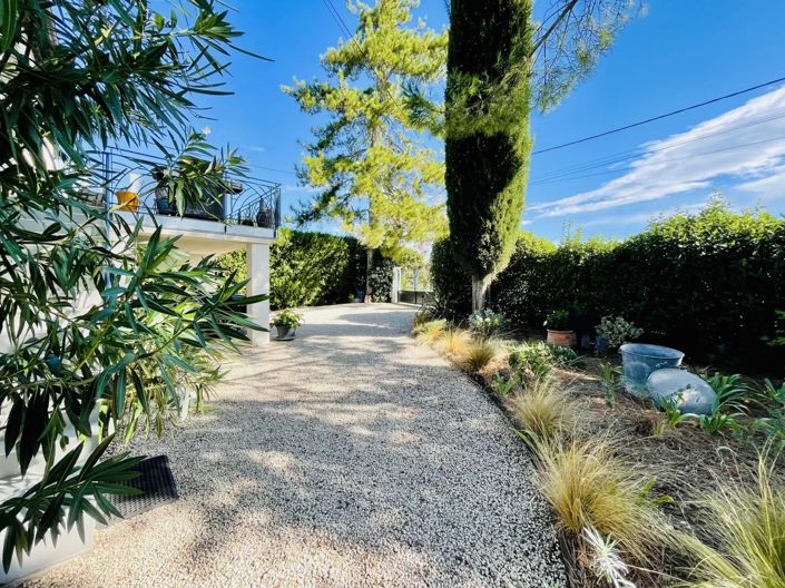 Image No.5-4 Bed House for sale