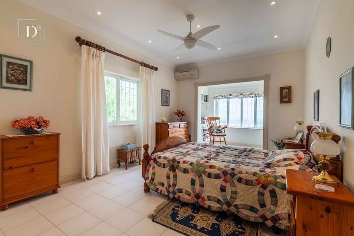 Image No.15-3 Bed House for sale