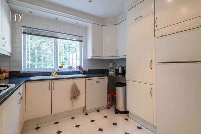 Image No.23-3 Bed House for sale