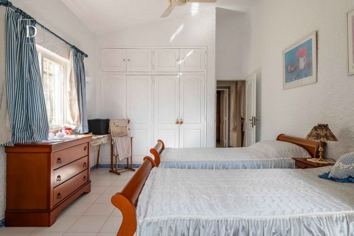 Image No.26-3 Bed House for sale