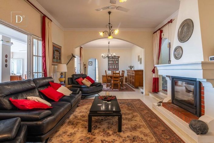 Image No.8-3 Bed House for sale