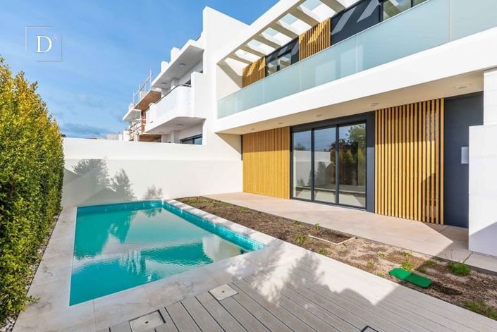 Image No.5-4 Bed House for sale