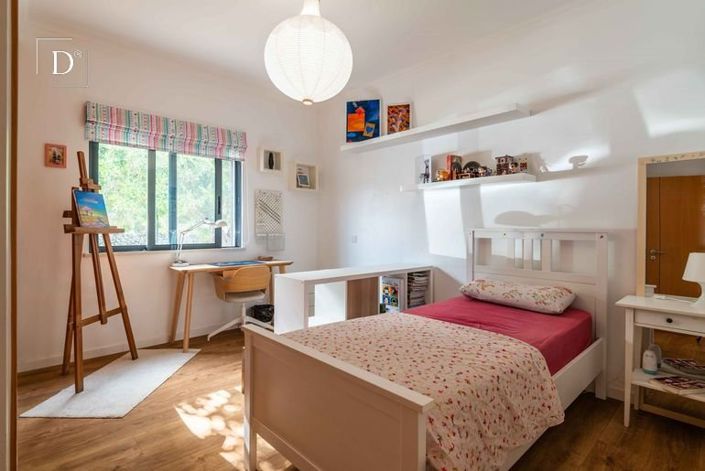 Image No.18-4 Bed House for sale