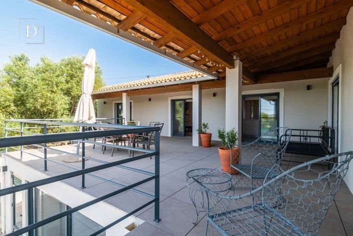 Image No.9-4 Bed House for sale