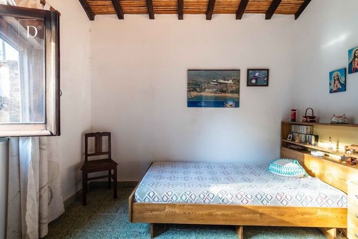 Image No.18-3 Bed House for sale