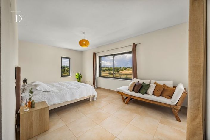 Image No.26-4 Bed House for sale