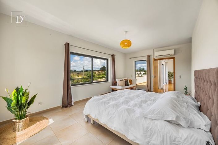 Image No.27-4 Bed House for sale