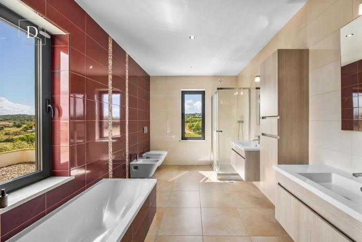 Image No.29-4 Bed House for sale