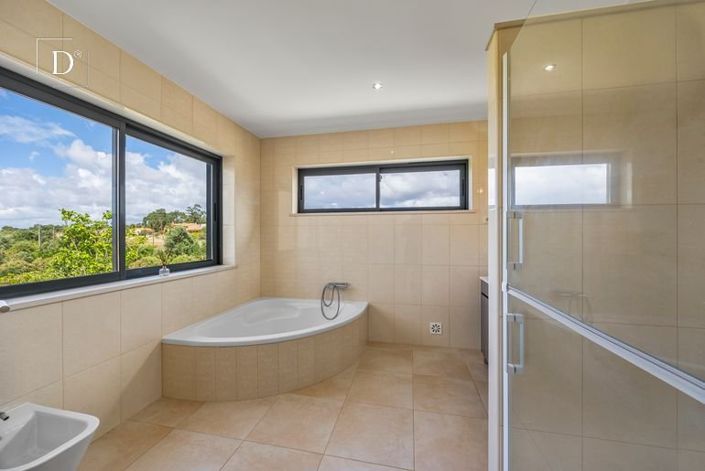 Image No.32-4 Bed House for sale
