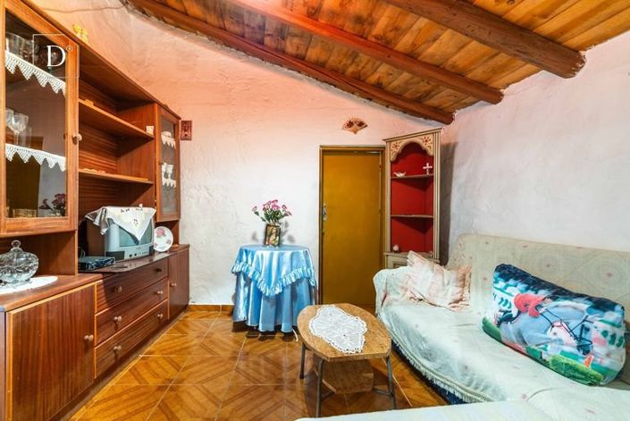 Image No.10-3 Bed House for sale