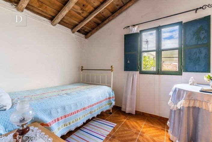Image No.8-3 Bed House for sale
