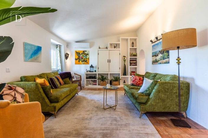 Image No.2-4 Bed House for sale