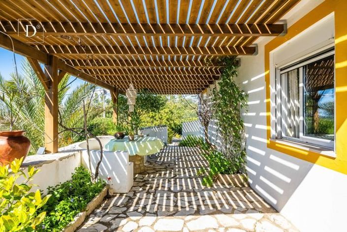 Image No.8-4 Bed House for sale