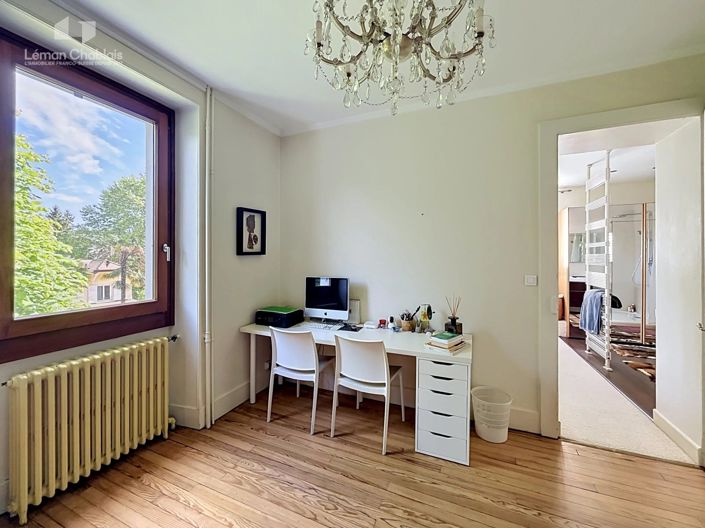 Image No.7-6 Bed House for sale