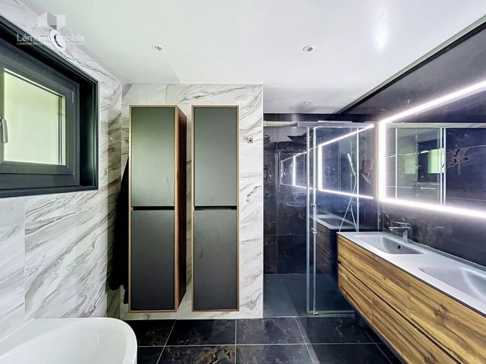 Image No.7-5 Bed House for sale