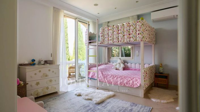 Image No.15-5 Bed House for sale