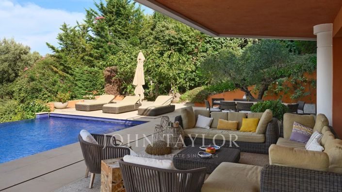 Image No.6-5 Bed House for sale
