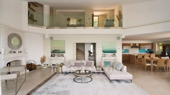 Image No.9-5 Bed House for sale