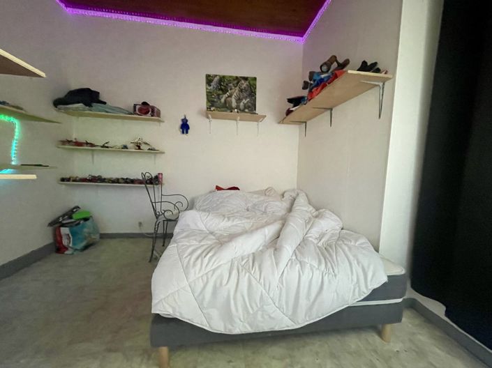 Image No.9-3 Bed House for sale