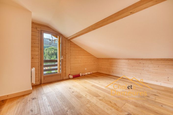 Image No.16-5 Bed House for sale