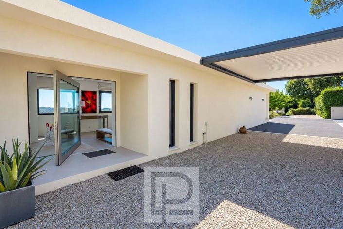 Image No.5-5 Bed House for sale