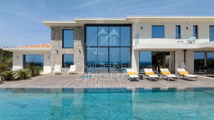Image No.10-6 Bed House for sale