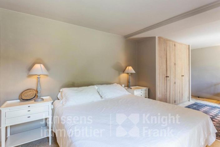 Image No.5-6 Bed House for sale