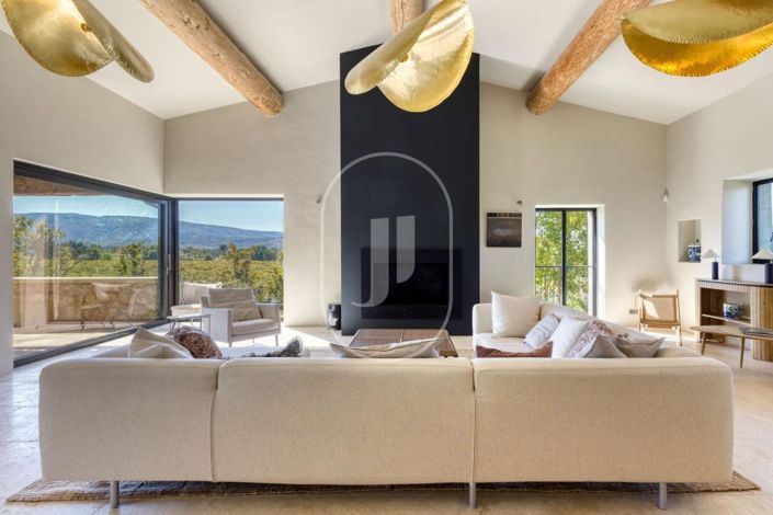 Image No.6-8 Bed House for sale