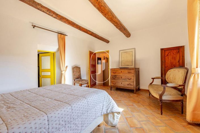 Image No.12-7 Bed House for sale