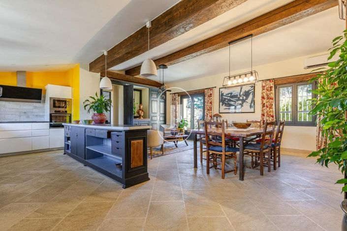 Image No.7-7 Bed House for sale