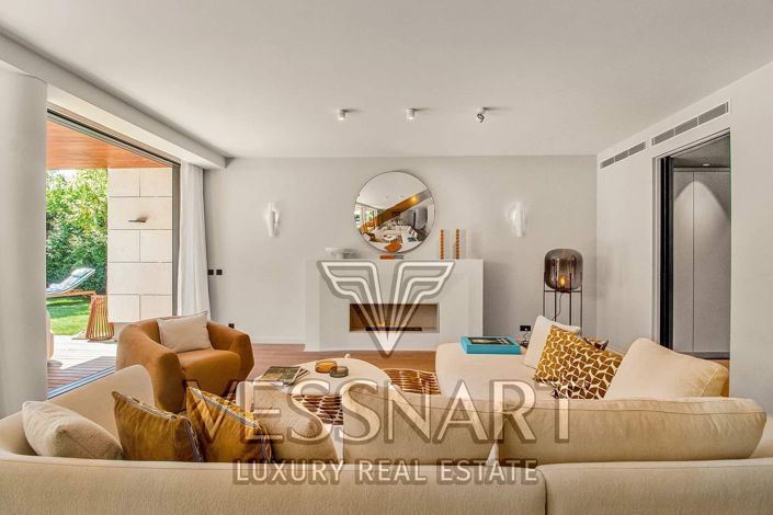 Image No.6-4 Bed House for sale