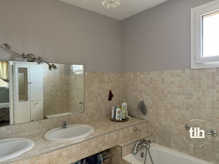 Image No.14-4 Bed House for sale