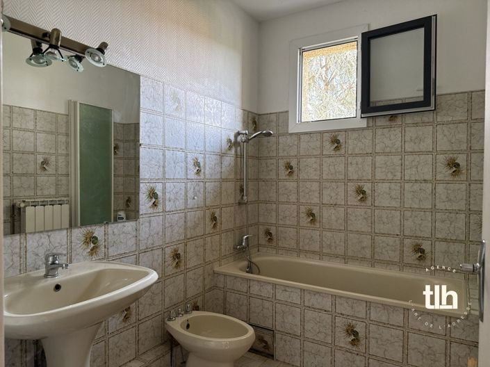 Image No.20-4 Bed House for sale