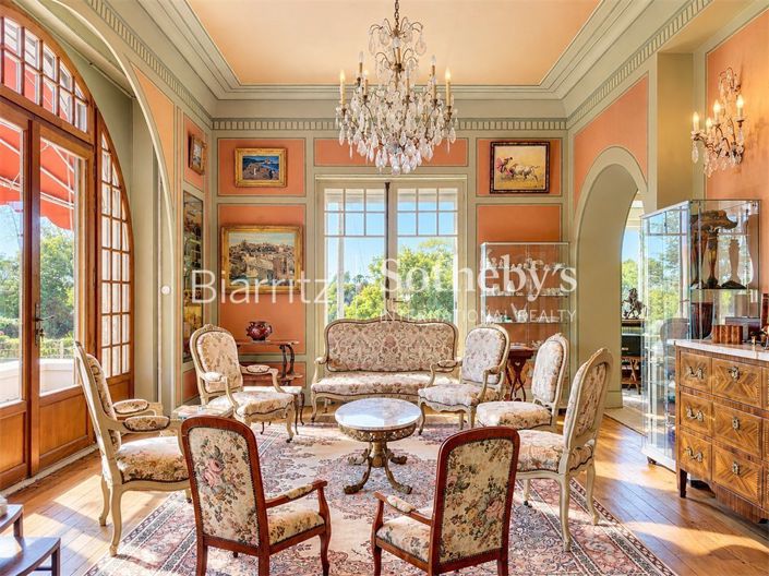 Image No.6-7 Bed House for sale